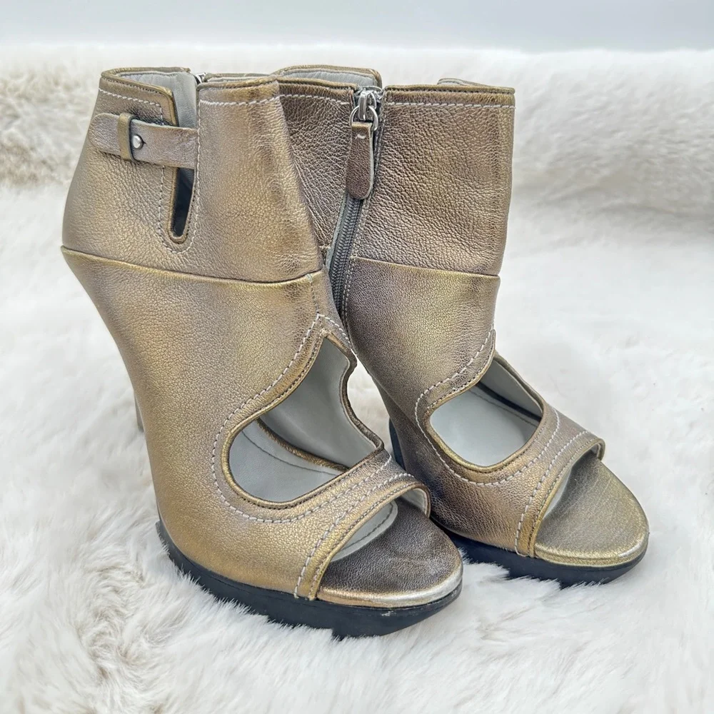 Camilla‎ Skovgaard Peep-Toe Booties size 38 US 8 Gold like NEW
